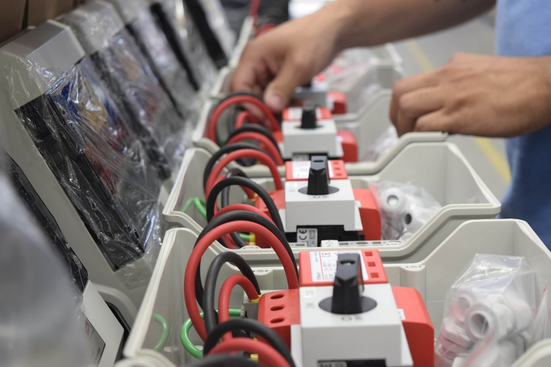 Intelligent Manufacturing assembly line of junction boxes to help with error proofing